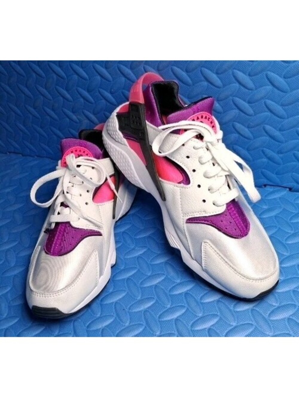 New Without Tags Nike Air Huarache White Hyper Pink Purple Women’s Size 9